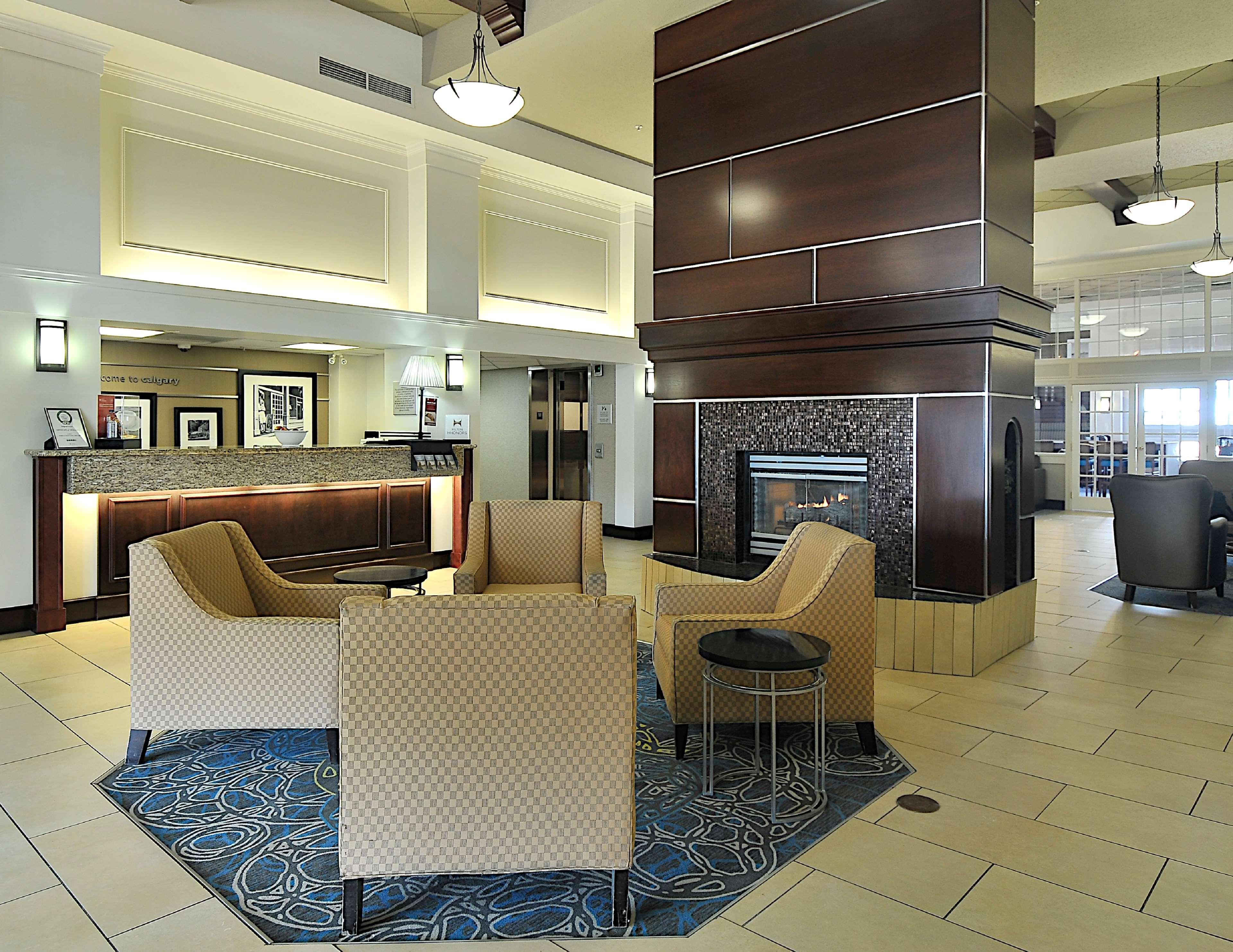 Hampton Inn & Suites By Hilton Calgary-Airport YYC Exterior foto
