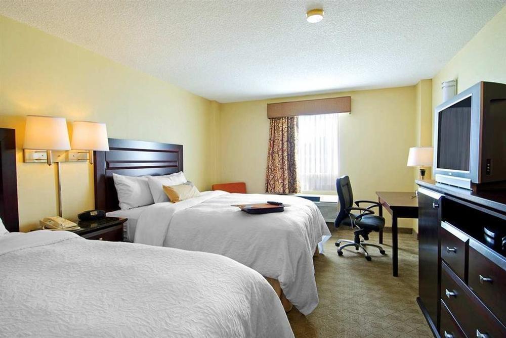 Hampton Inn & Suites By Hilton Calgary-Airport YYC Quarto foto