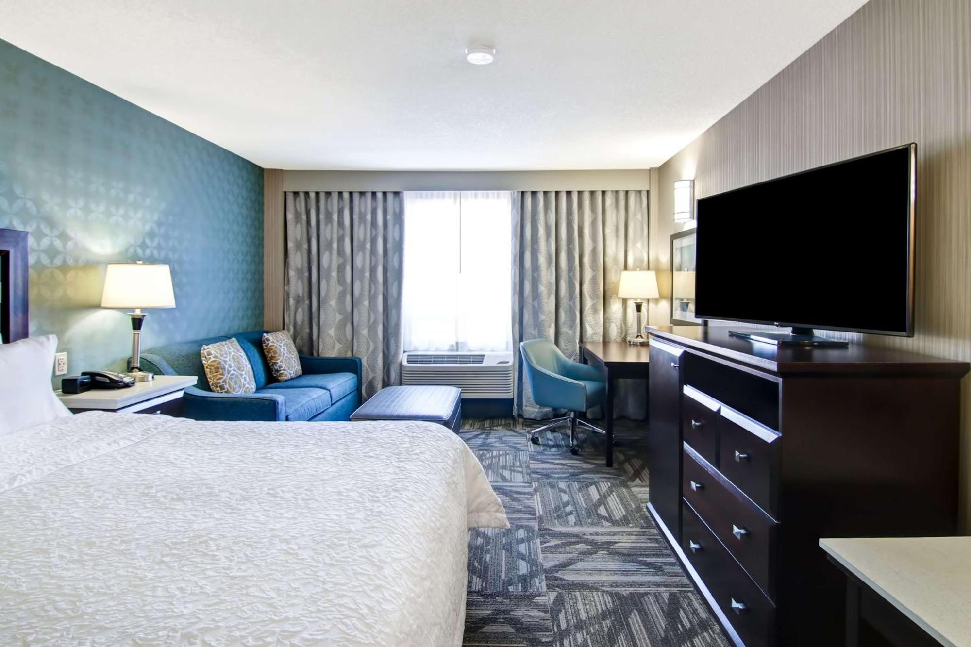 Hampton Inn & Suites By Hilton Calgary-Airport YYC Exterior foto