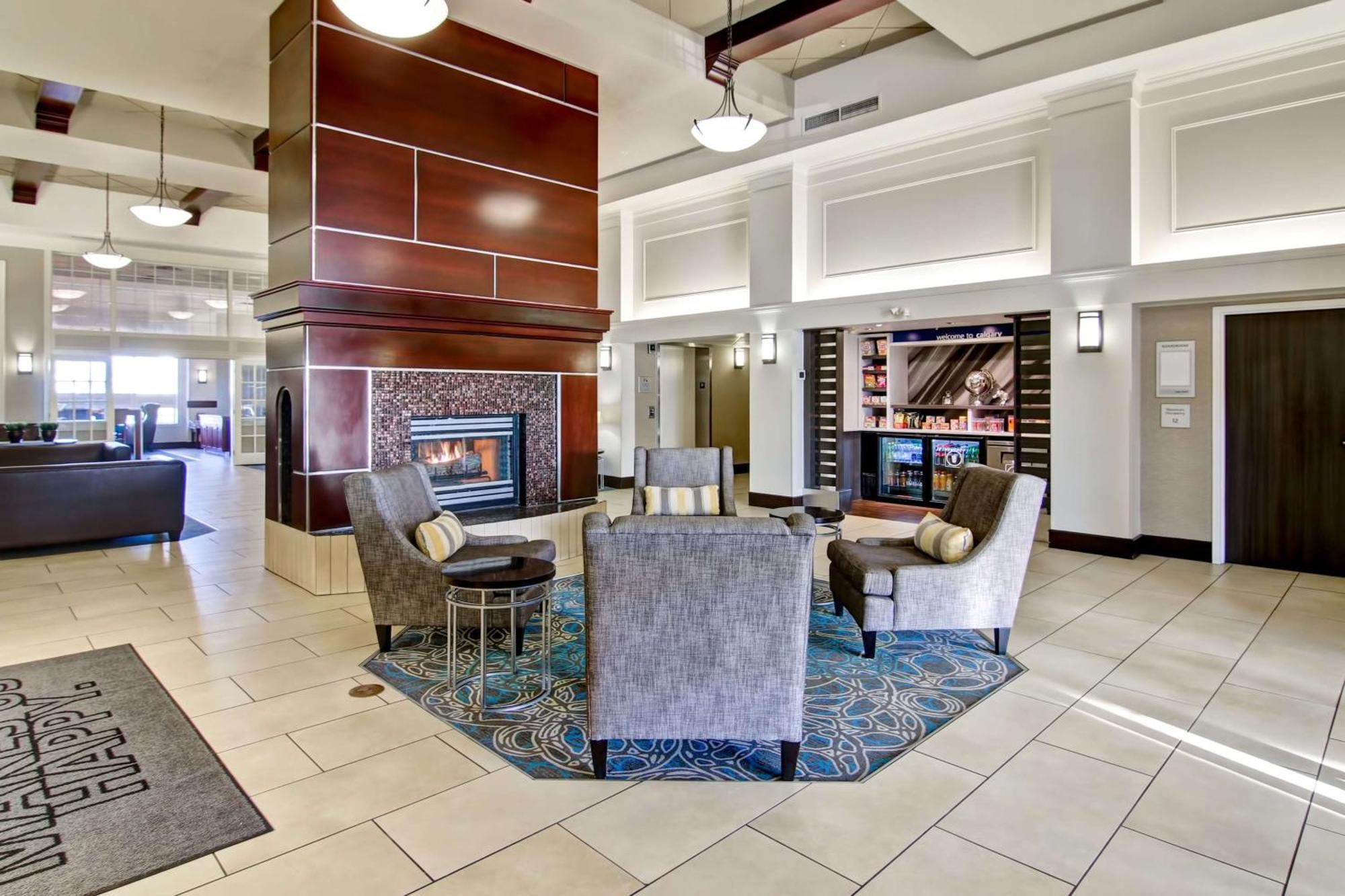 Hampton Inn & Suites By Hilton Calgary-Airport YYC Exterior foto