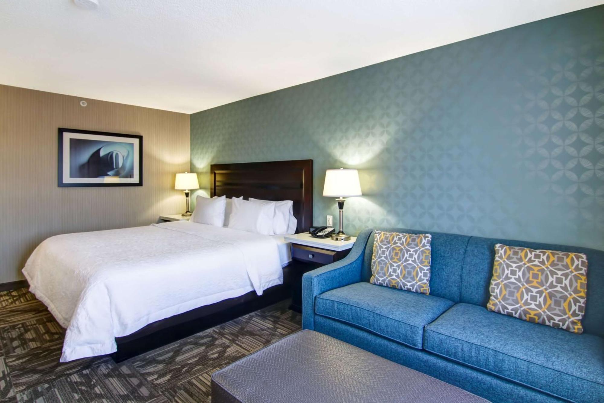 Hampton Inn & Suites By Hilton Calgary-Airport YYC Exterior foto