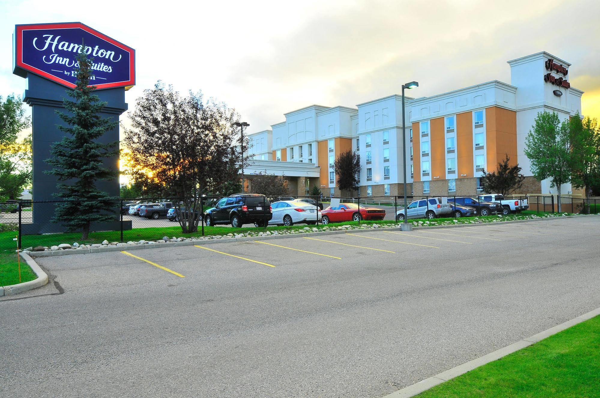 Hampton Inn & Suites By Hilton Calgary-Airport YYC Exterior foto