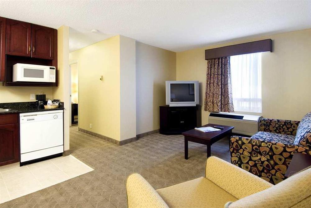 Hampton Inn & Suites By Hilton Calgary-Airport YYC Quarto foto
