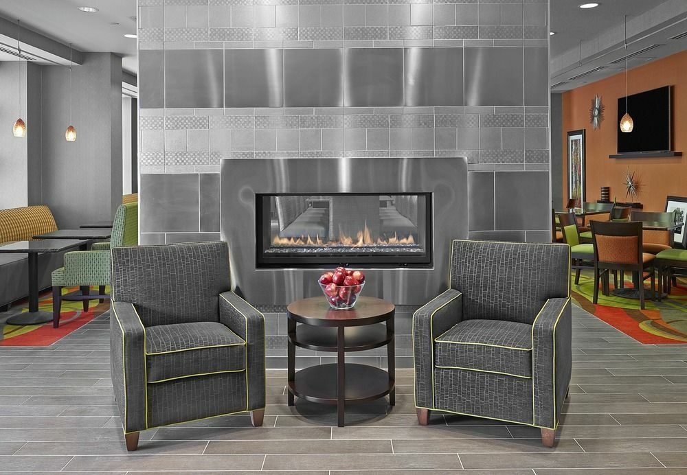 Hampton Inn & Suites By Hilton Calgary-Airport YYC Exterior foto